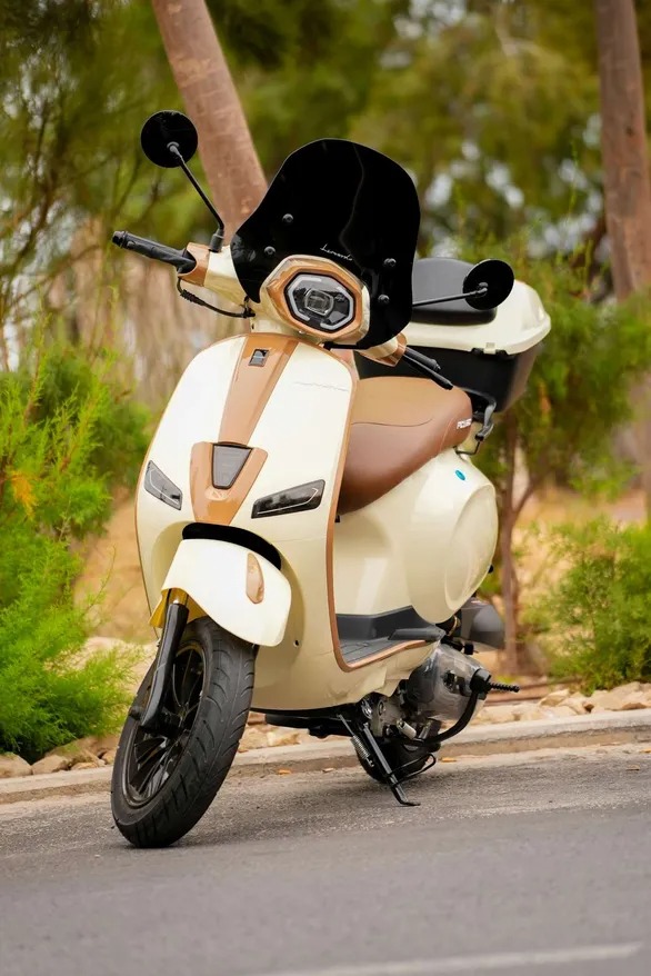 Léonardo Picasso 50 CC Crème Rental in Agadir