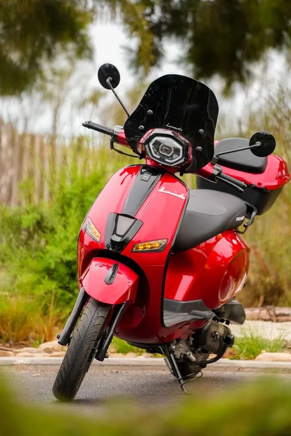 Léonardo Picasso 50 CC Rouge Rental in Agadir